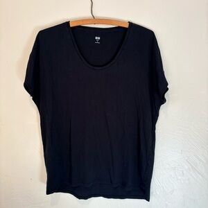 Uniqlo Black V-Neck Tee